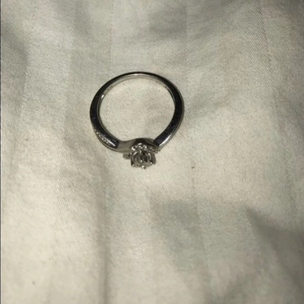 Diamond ring - Picture 3 of 4